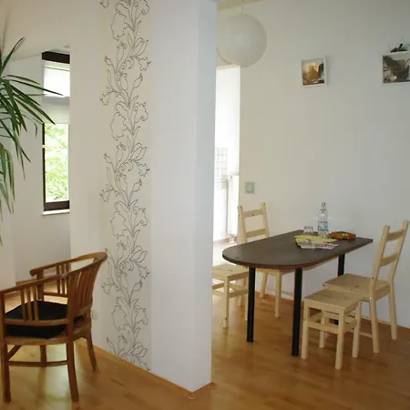Clara Haus Leipzig-schleussig Guest house